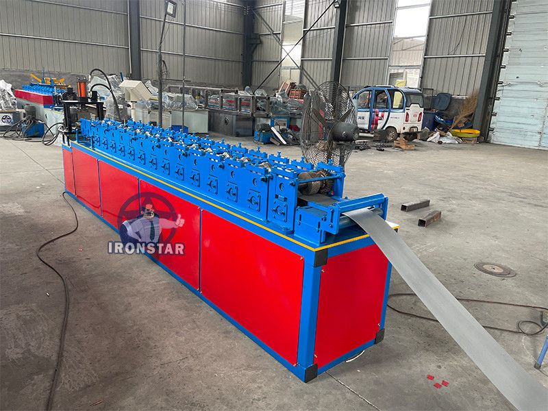Customized 0.8-1.2mm Metal Sheet Roller Steel 111mm Rolling Shutter Door Roll Forming Machine For Colombia