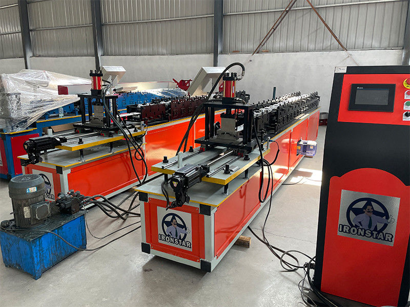 Tracking cutting rolling shutter door roll forming machine