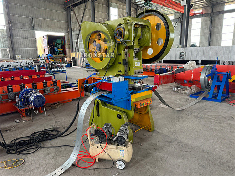 41*21 / 41*41 / 41*72mm 3 sizes in 1 Solor bracket roll forming line in Mexico Photovoltaic bracket forming machine