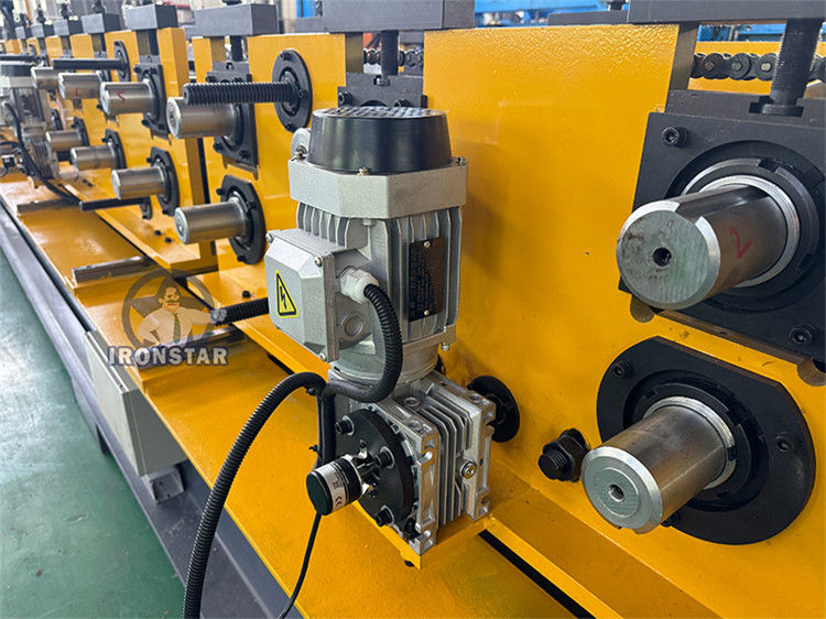 60-200mm automatic size changeable U purlin making machine for Kazakstan 80-300mm automatic size changeable U purlin