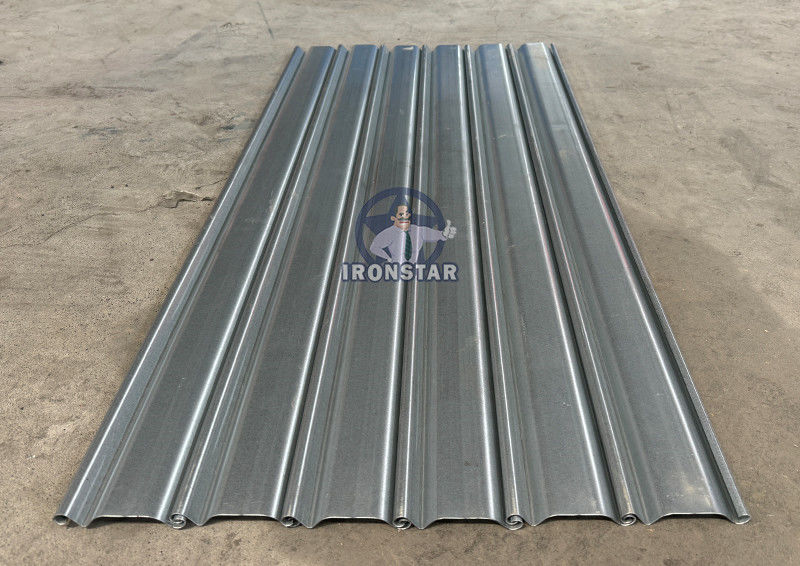 30-50m/min fast speed cutting rolling shutter door roll forming machine in Brazil Raw material: Galvanized steel