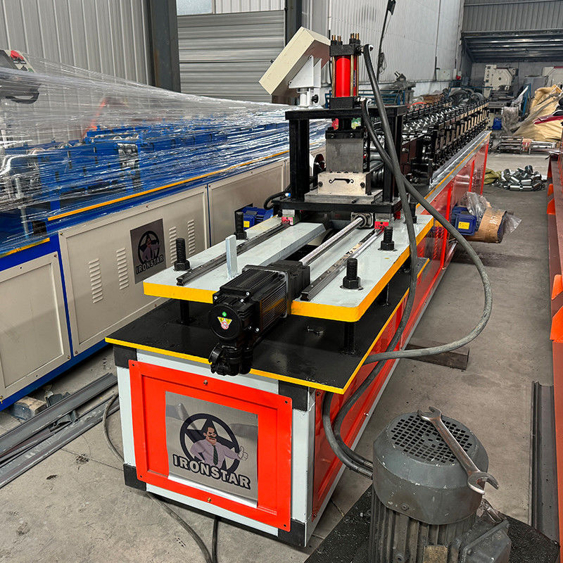 30-50m/min fast speed cutting rolling shutter door roll forming machine in Brazil Raw material: Galvanized steel