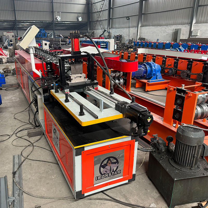 30-50m/min fast speed cutting rolling shutter door roll forming machine in Brazil Raw material: Galvanized steel