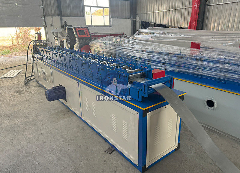 Rolling shutter door roll forming machine for America rolling shutter strip making machine