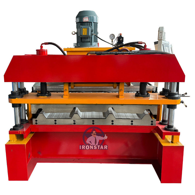 Tr4 trapezoidal roofing sheet roll forming machine for Peru
