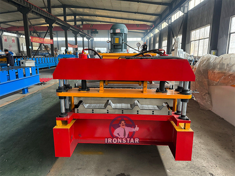 Tr4 trapezoidal roofing sheet roll forming machine for Peru