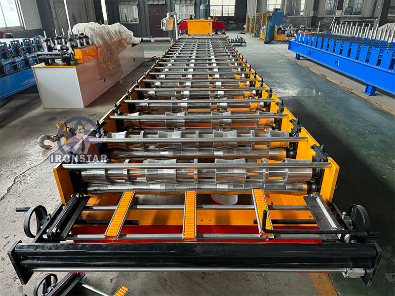 Tr4 trapezoidal roofing sheet roll forming machine for Peru