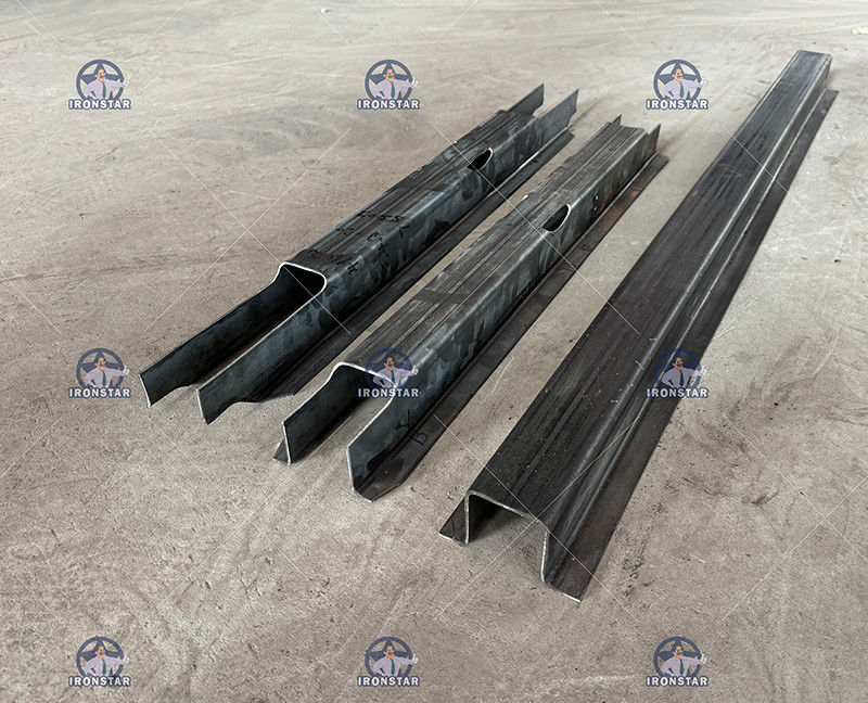 104 Omega bracket roll forming machine in Russia Raw material:Galvanized steel