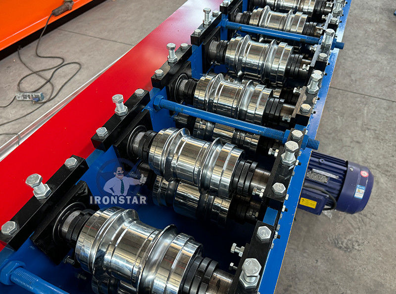 102mm rolling shutter door roll forming machine with 150mm width material in Dominican