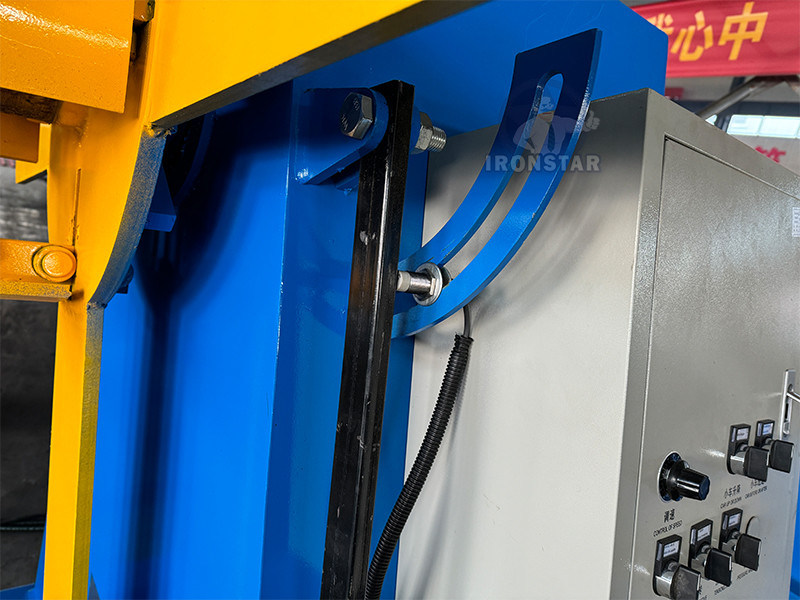 5 Ton Hydraulic Decoiler With Coil Car, 500mm Width Automatic Uncoiling Equipment For Roll Forming Line