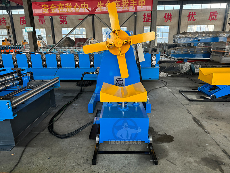 “5 Ton 500mm Width Hydraulic Decoiler With Car Automatic Hydraulic Uncoiler Machine For Metal Sheet Roll Forming Line”