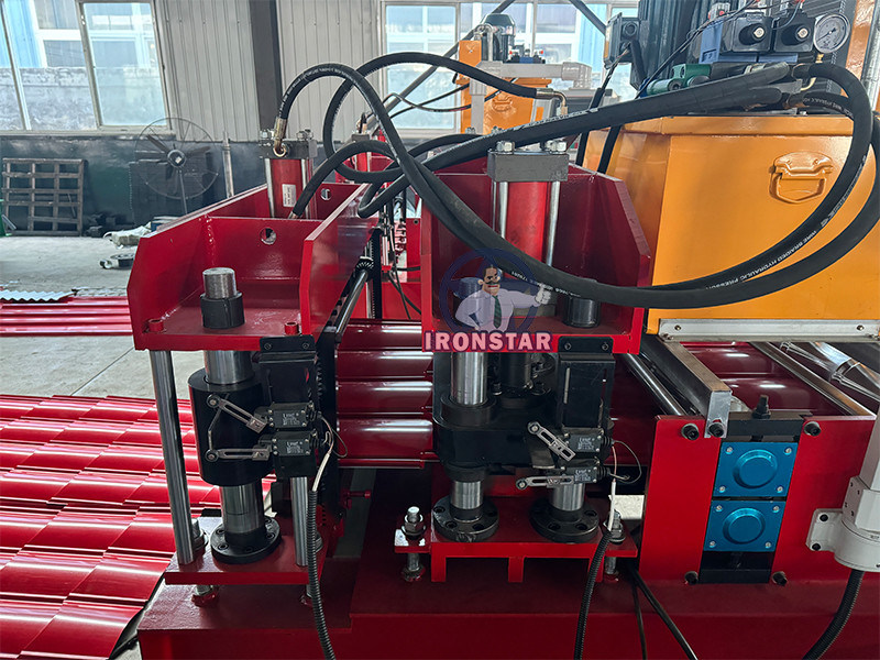 “828 Glazed Tile Roll Forming Machine For Bolivia Water Ripple Roll Forming Machine Step Tile Roof Panel Making Machine”