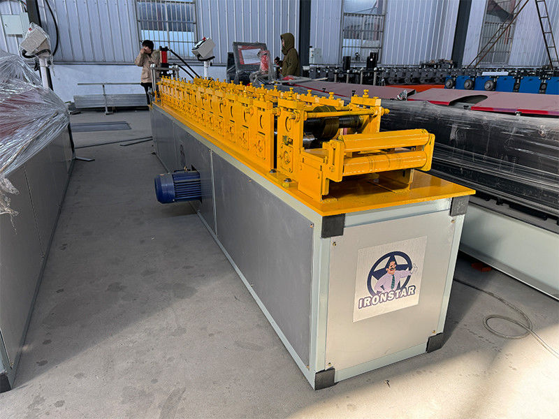 68mm rolling shutter door roll forming machine for Colombia rolling shutter strip making machine