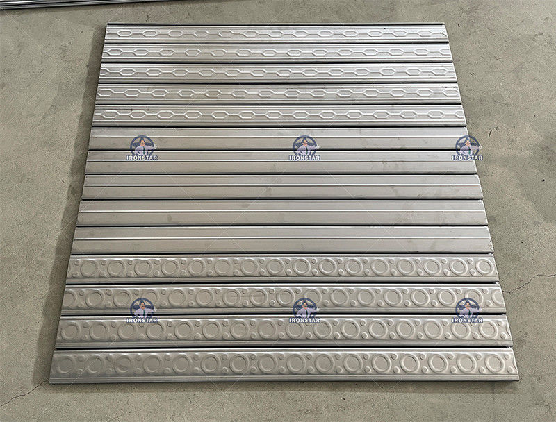 68mm rolling shutter door roll forming machine for Colombia rolling shutter strip making machine