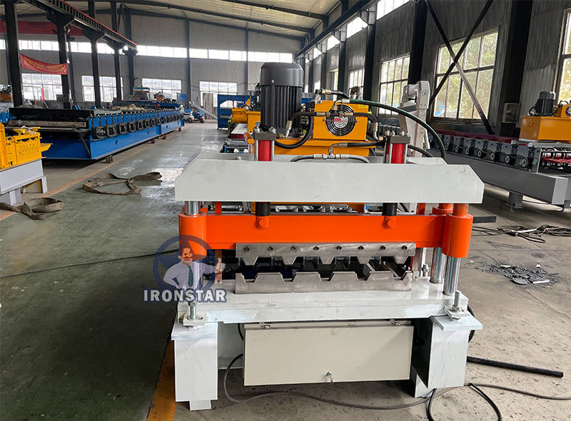 Automatic curved roof sheet roll forming machine