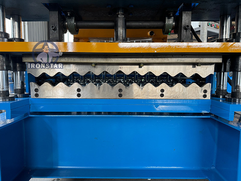 “Ironstar Customized 850 Corrugated Roof Sheet Roll Forming Machine 0.3-0.8mm Galvanized Panel Making Machine for Chile”