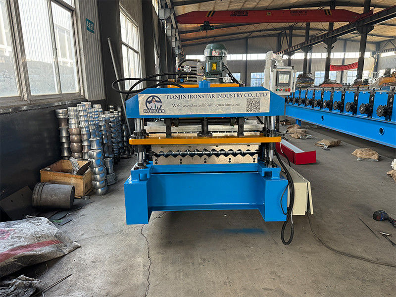 762mm 0.12-0.4mm corrugated roll forming machine in Indonesia Raw material: GI (Galvanized Steel ) material G550