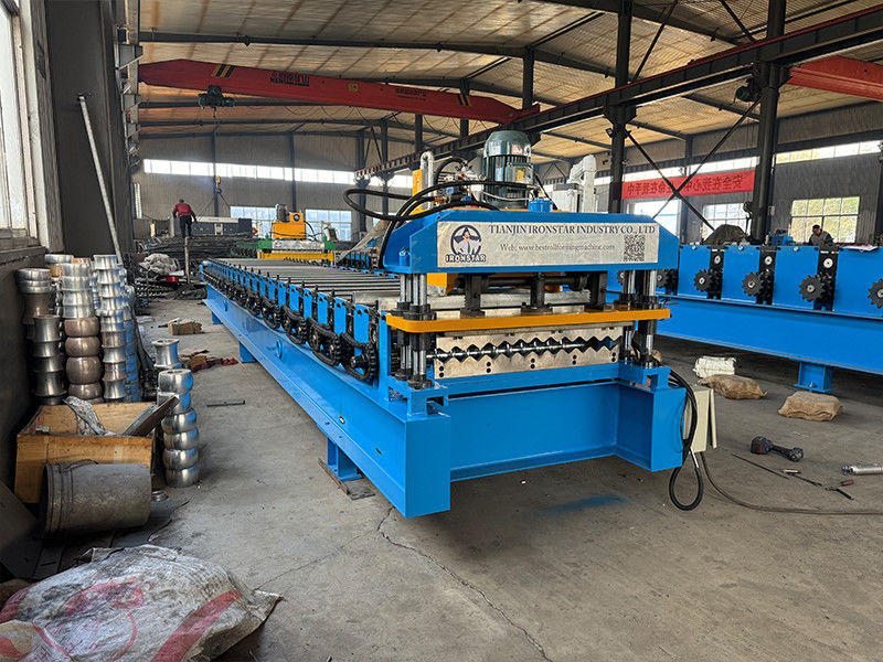 762mm 0.12-0.4mm corrugated roll forming machine in Indonesia Raw material: GI (Galvanized Steel ) material G550