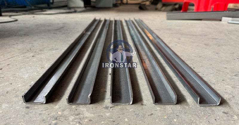 35*15mm and 35*30mm 10 Ga 2 sizes in 1 U purlin roll forming machine in America